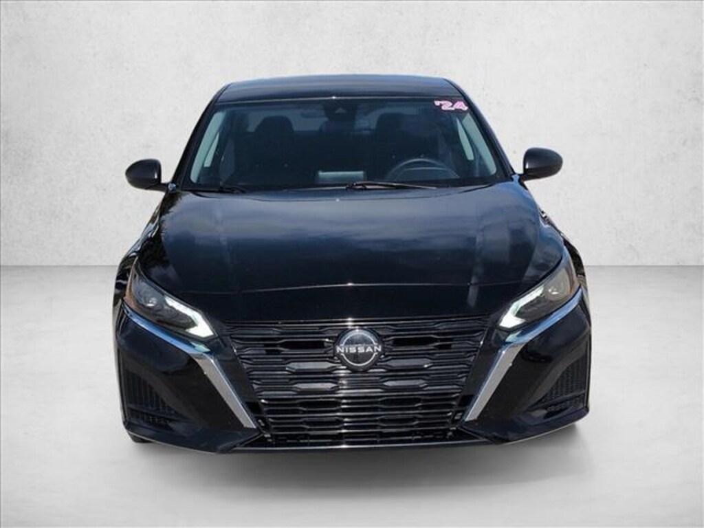 Used 2024 Nissan Altima 2.5 SV Sedan