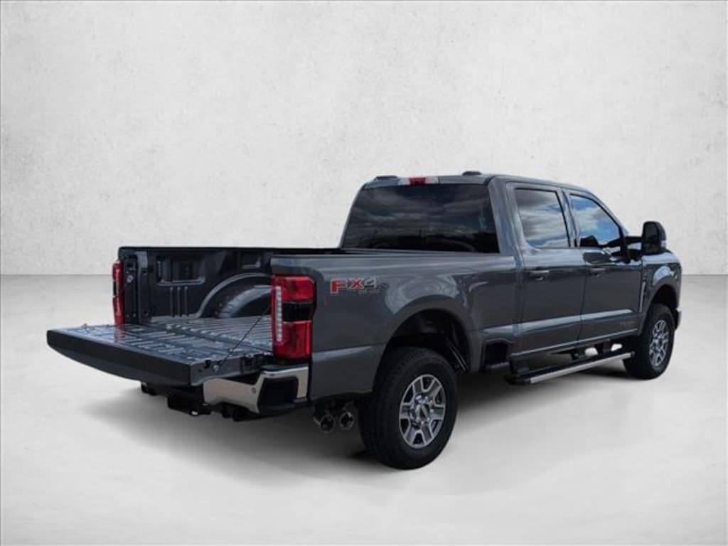 New 2026 Ford F-250 LARIAT Truck Crew Cab