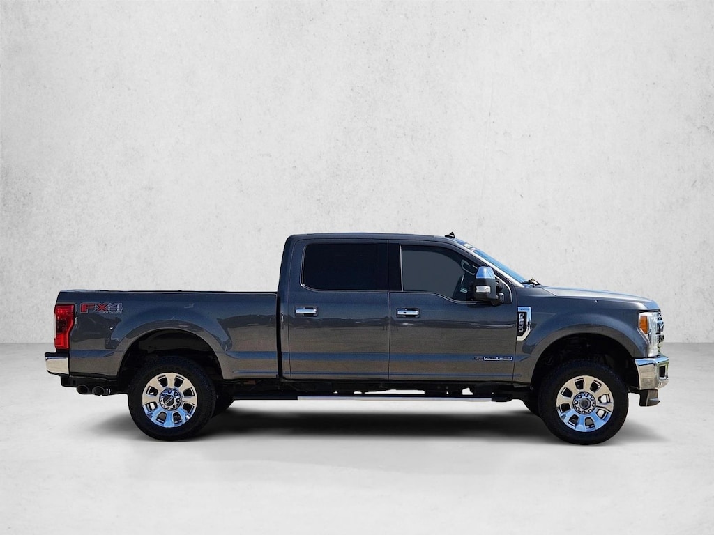 Used 2019 Ford F-250 LARIAT Truck Crew Cab