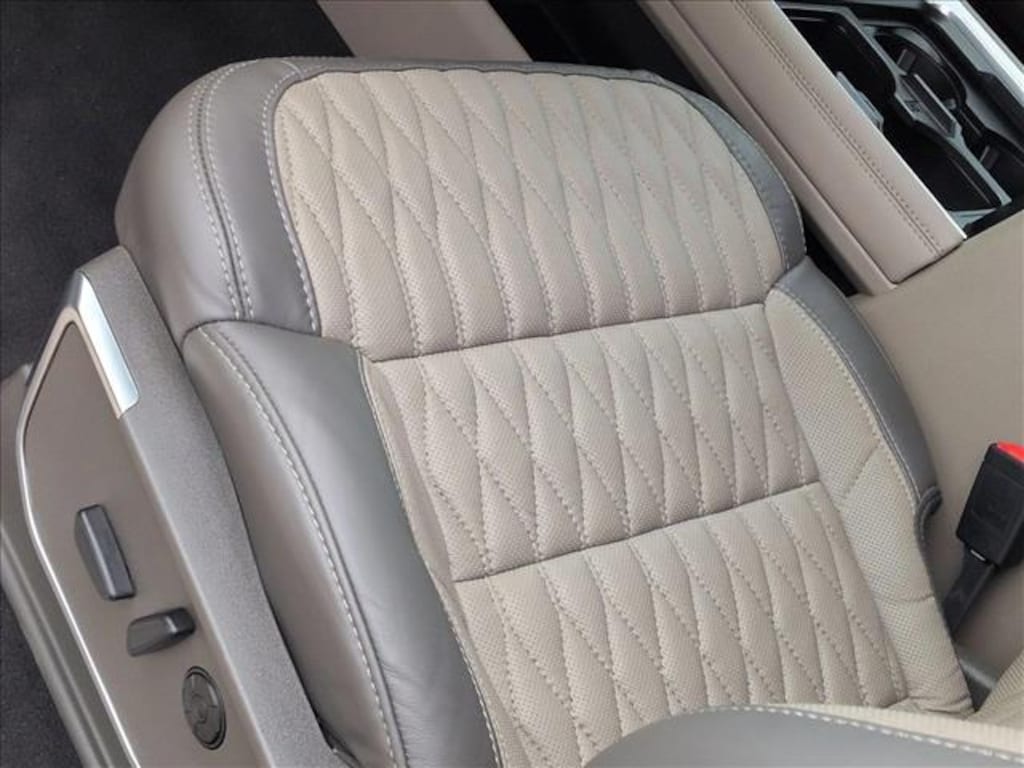 New 2025 Ford F-250 Platinum Truck Crew Cab