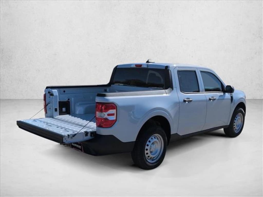 New 2025 Ford Maverick XL Truck SuperCrew