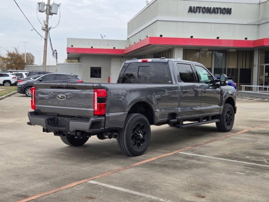 New 2026 Ford F-350 LARIAT Truck Crew Cab