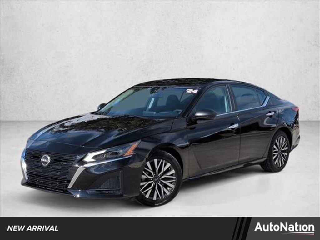 Used 2024 Nissan Altima 2.5 SV Sedan