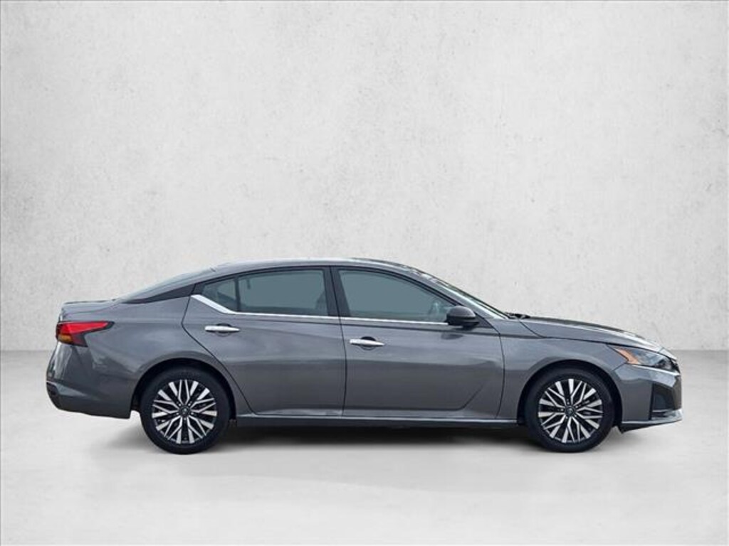 Used 2025 Nissan Altima SV Sedan