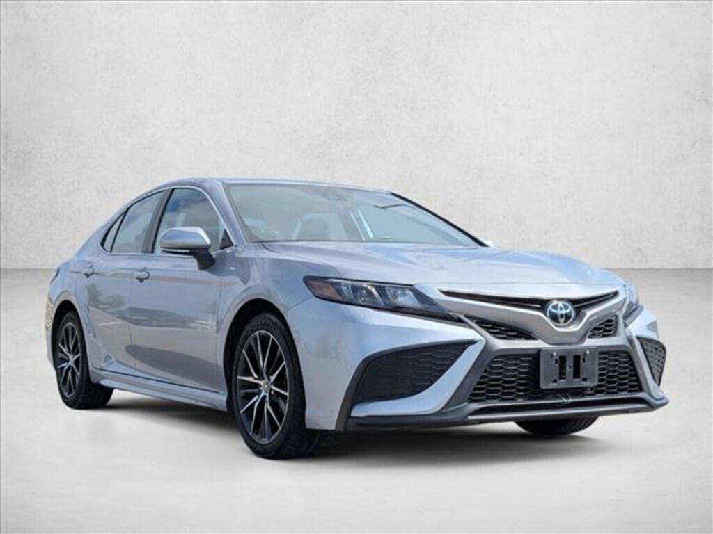 Used 2021 Toyota Camry SE Sedan