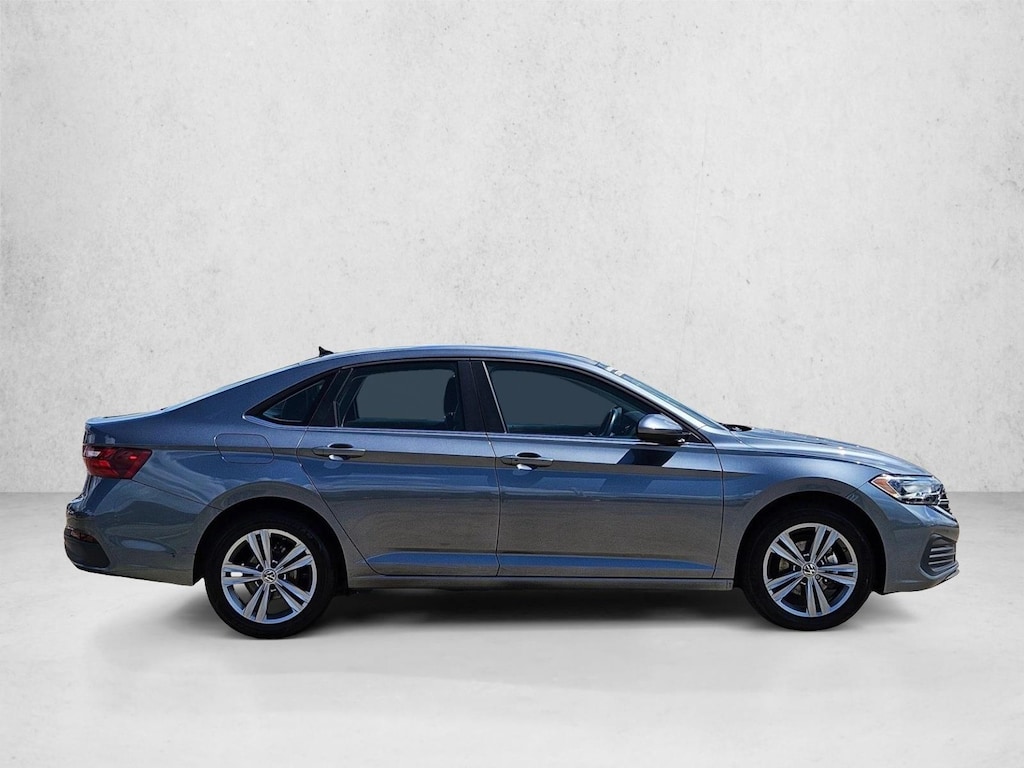 Used 2024 Volkswagen Jetta SE Sedan
