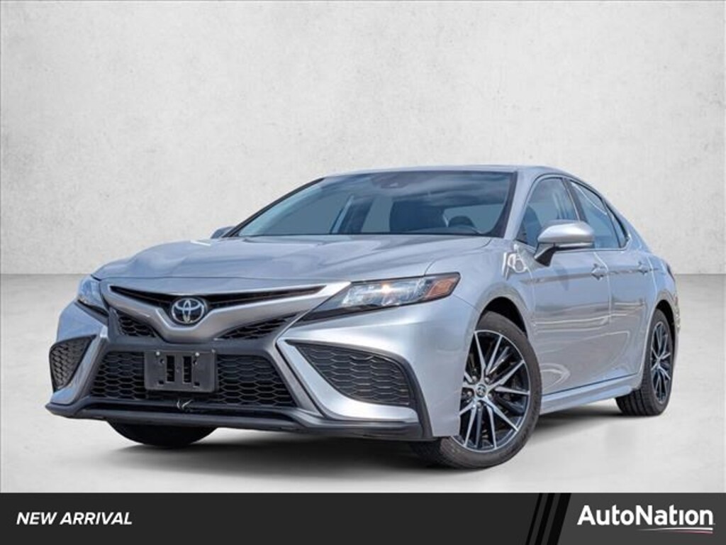 Used 2021 Toyota Camry SE Sedan