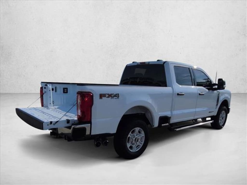 New 2026 Ford F-250 XLT Truck Crew Cab