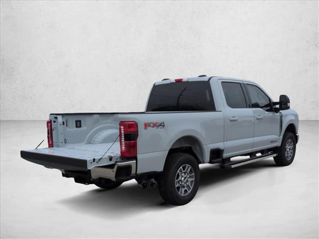 New 2026 Ford F-250 LARIAT Truck Crew Cab