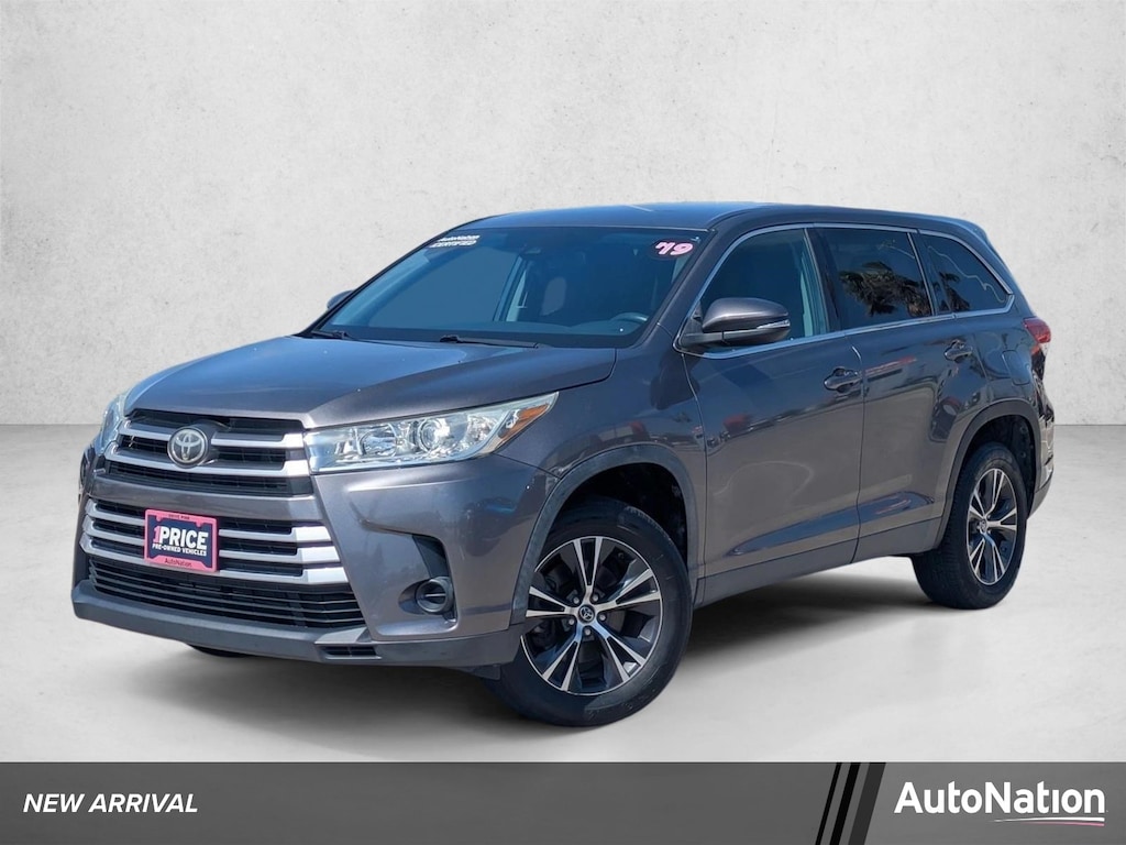 Used 2019 Toyota Highlander LE SUV