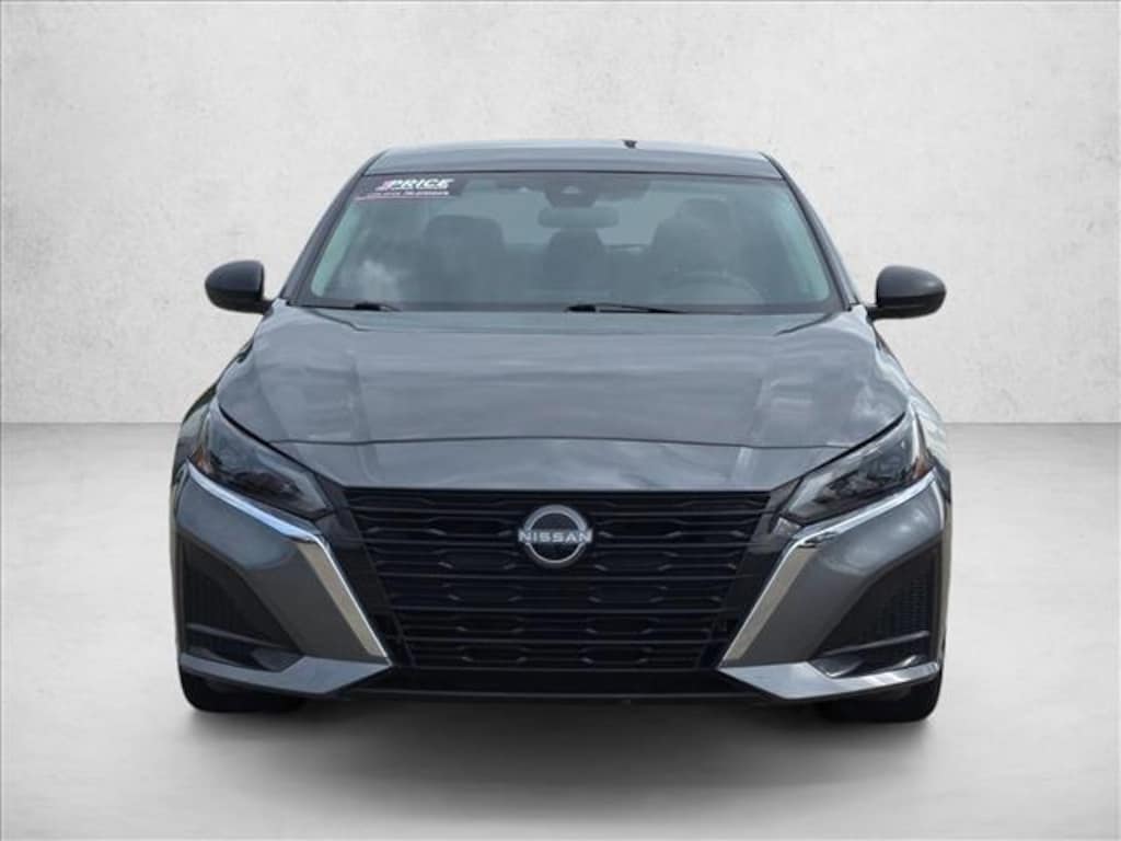 Used 2025 Nissan Altima SV Sedan