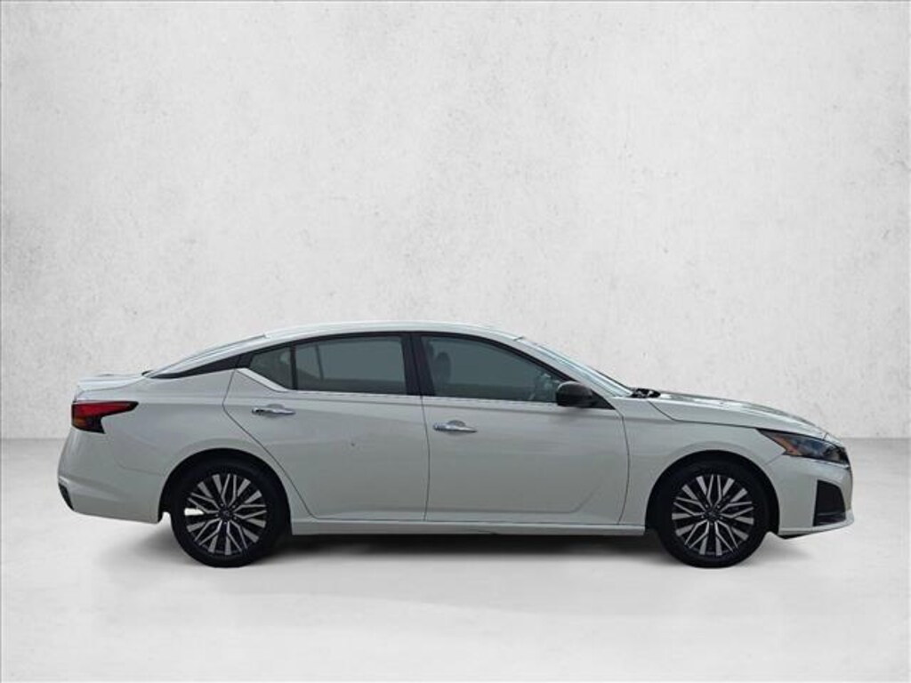 Used 2025 Nissan Altima SV Sedan