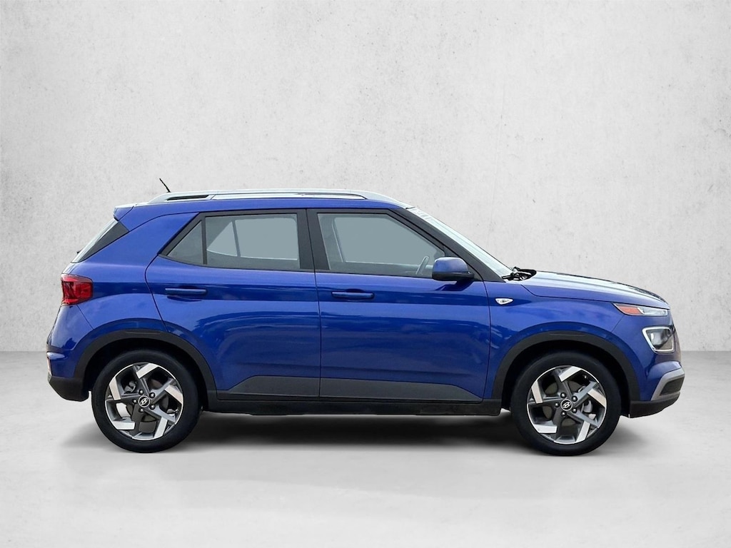 Used 2025 Hyundai Venue SEL SUV