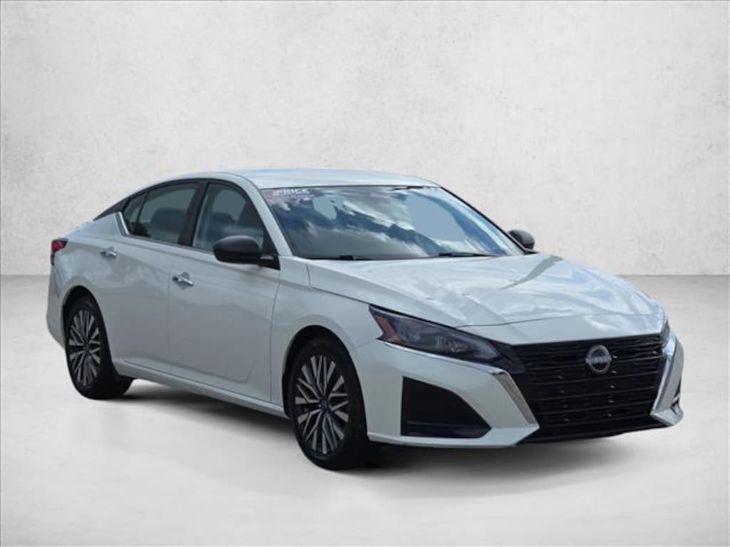 Used 2025 Nissan Altima SV Sedan