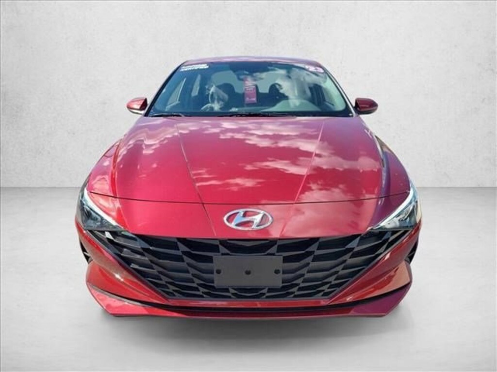Used 2023 Hyundai Elantra SE Sedan