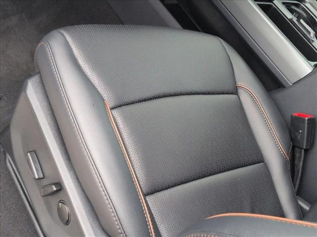 New 2026 Ford F-250 LARIAT Truck Crew Cab