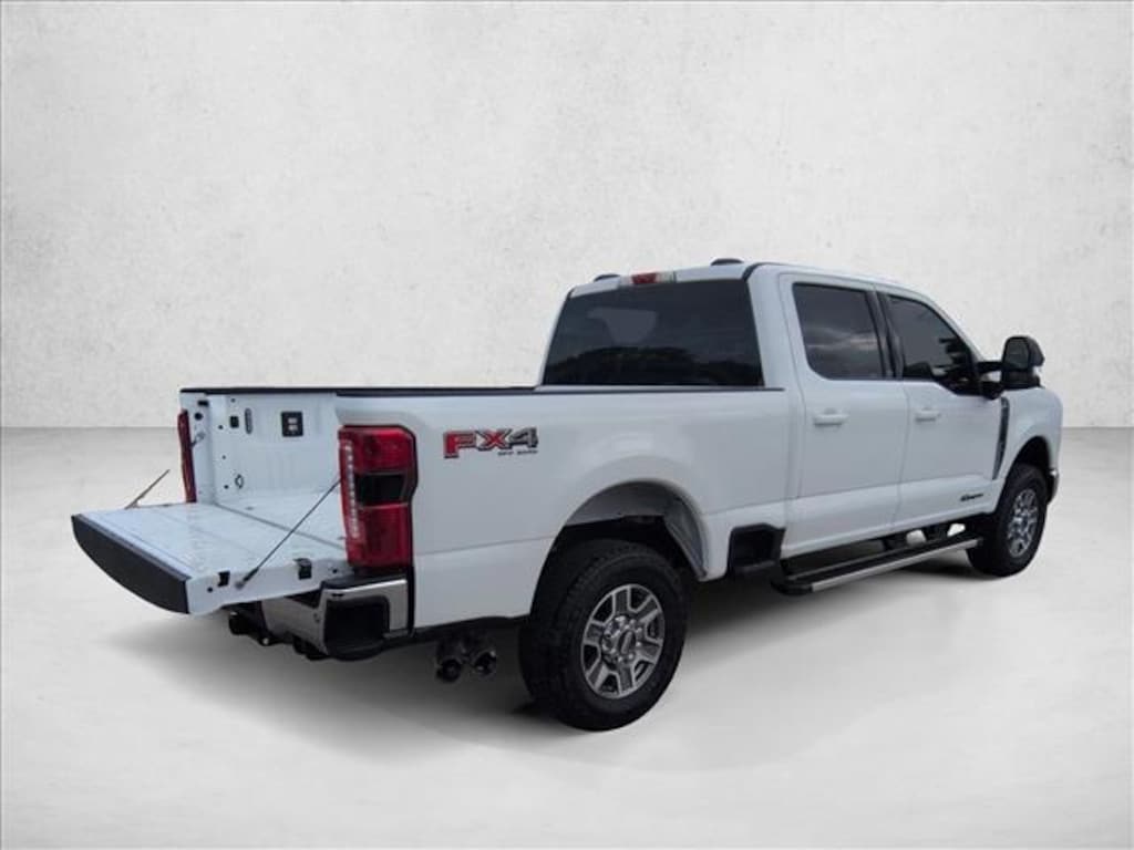 New 2026 Ford F-250 LARIAT Truck Crew Cab
