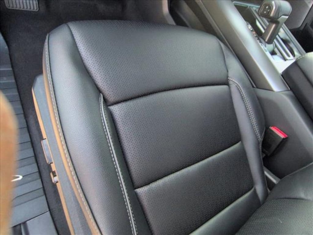 New 2025 Ford F-150 LARIAT Truck SuperCrew Cab