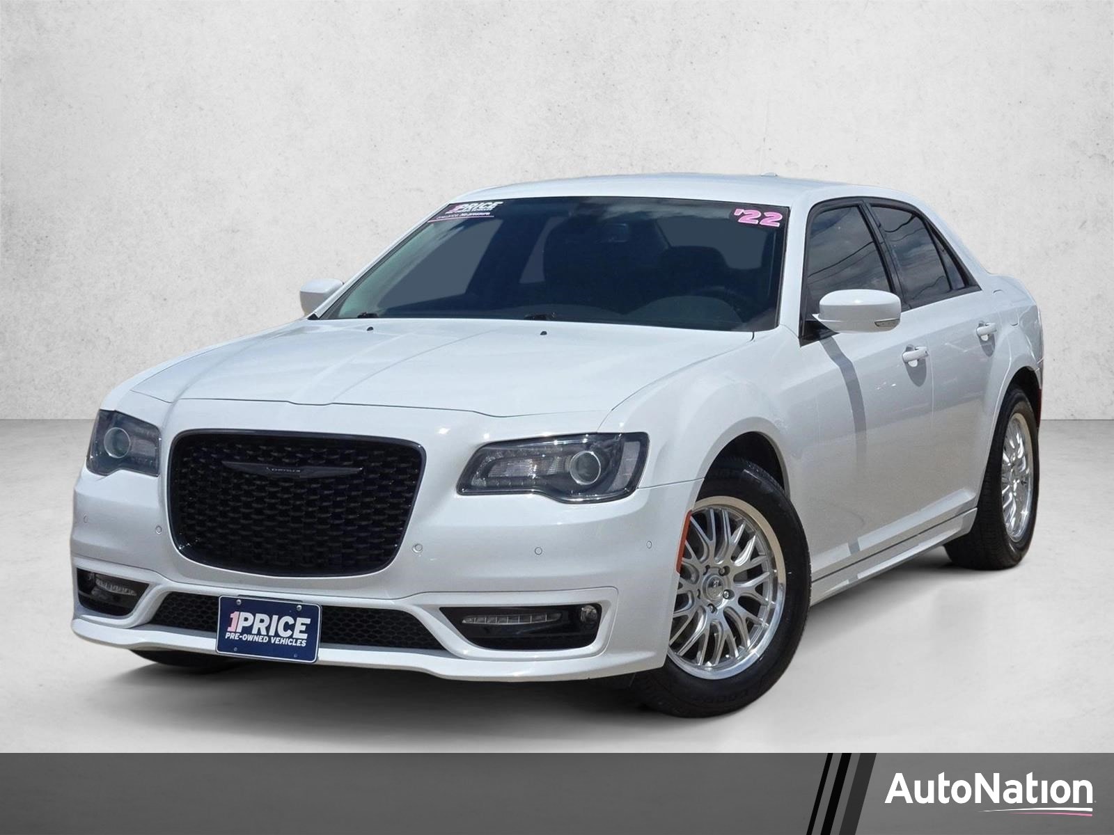 2022 Chrysler 300 Touring L's photo