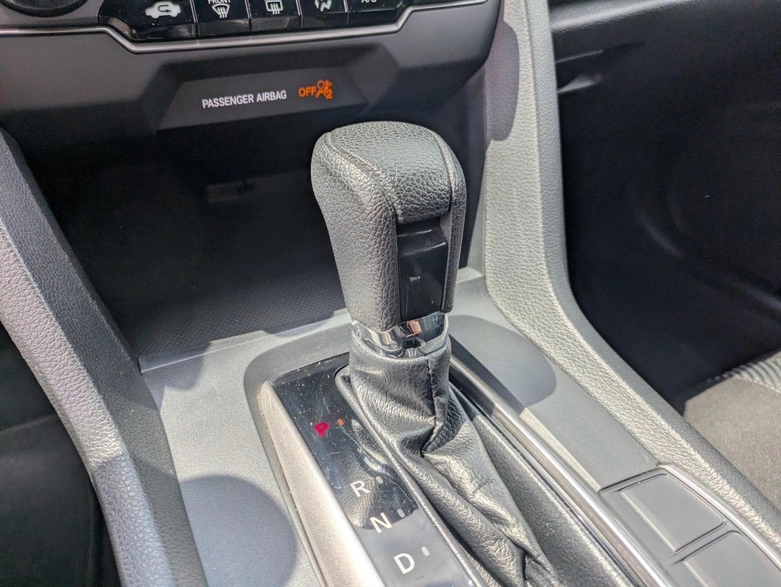 2018 Honda Civic Hatchback LX - Photo 11