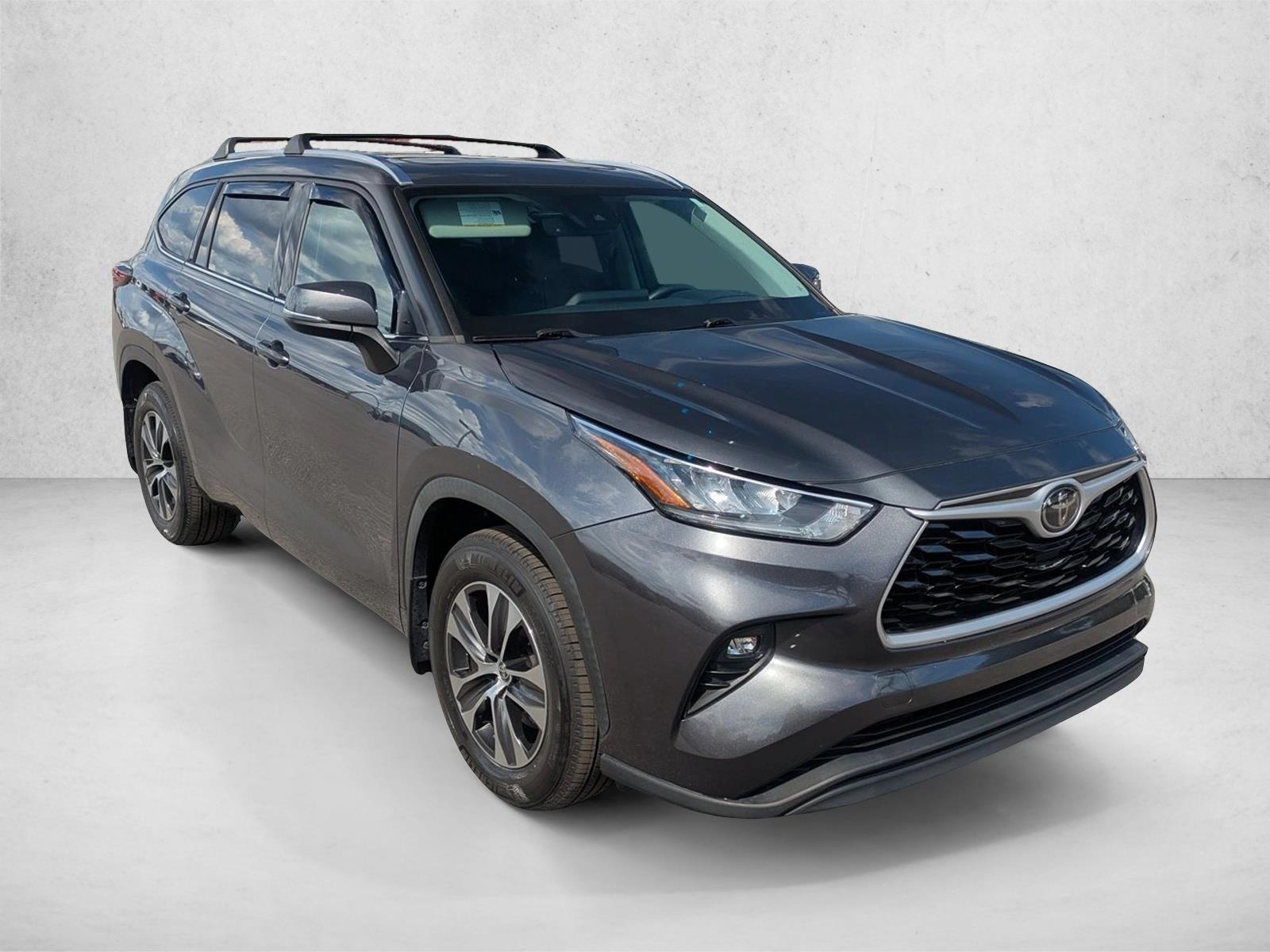 2020 Toyota Highlander XLE photo 3