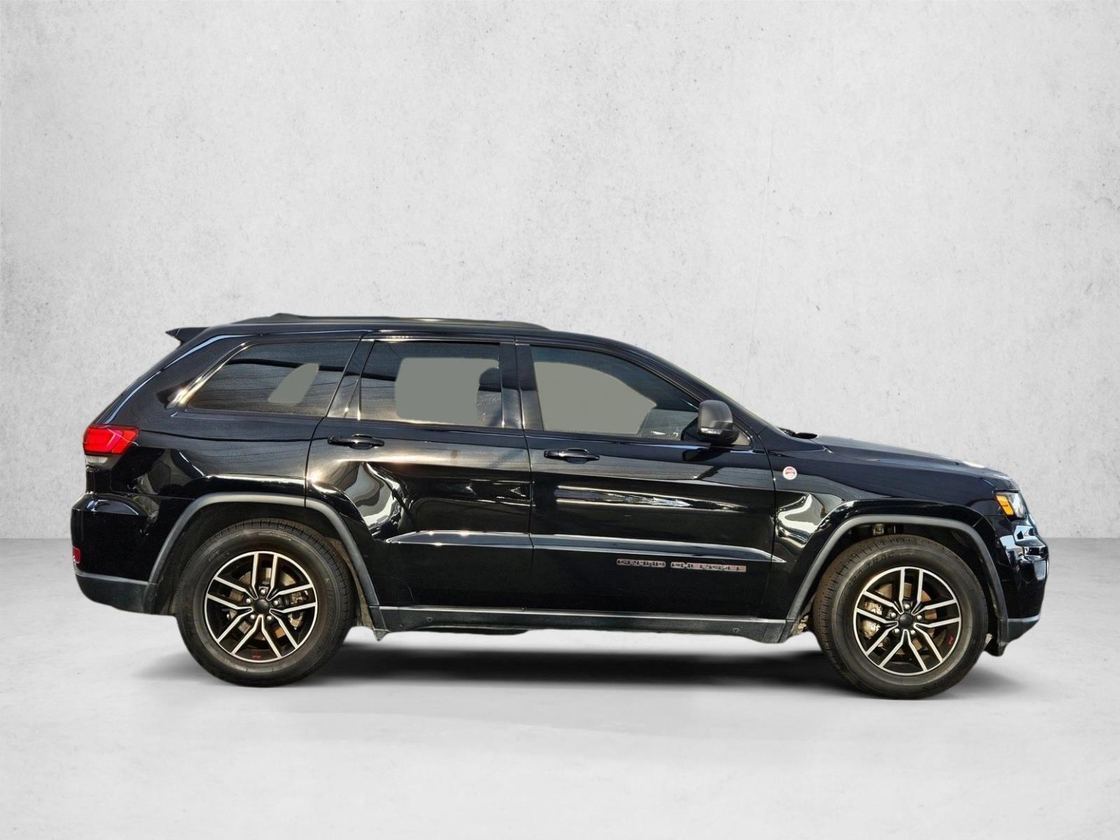 2020 Jeep Grand Cherokee Trailhawk photo 3