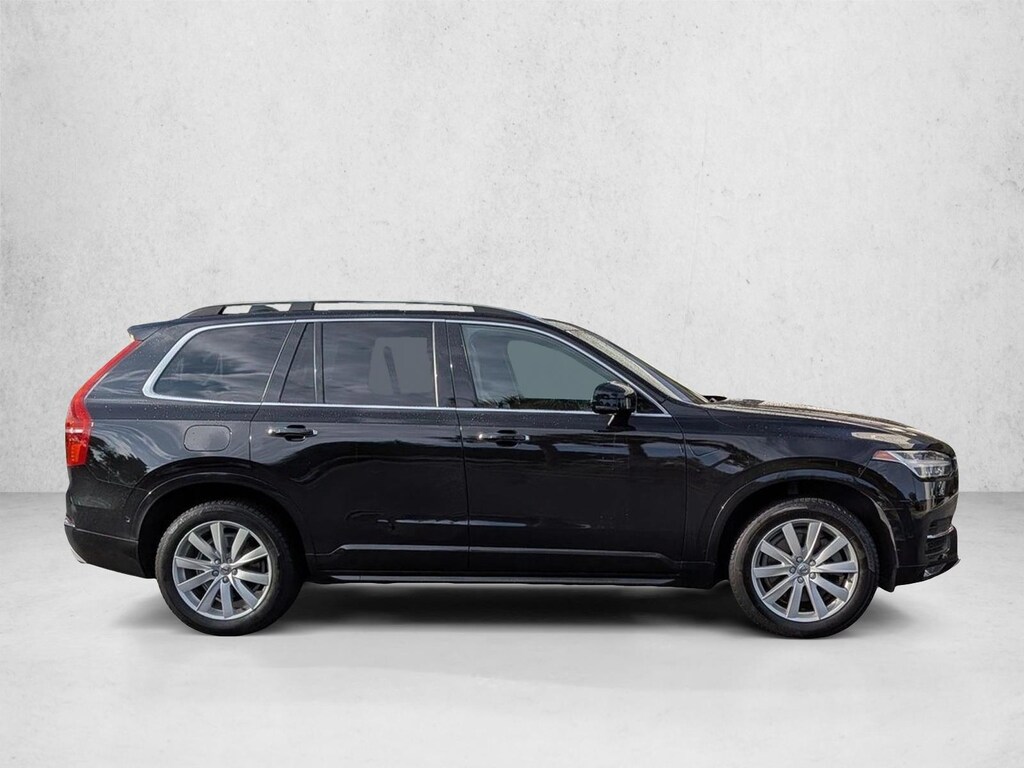 Used 2017 Volvo XC90 T6 AWD Momentum SUV
