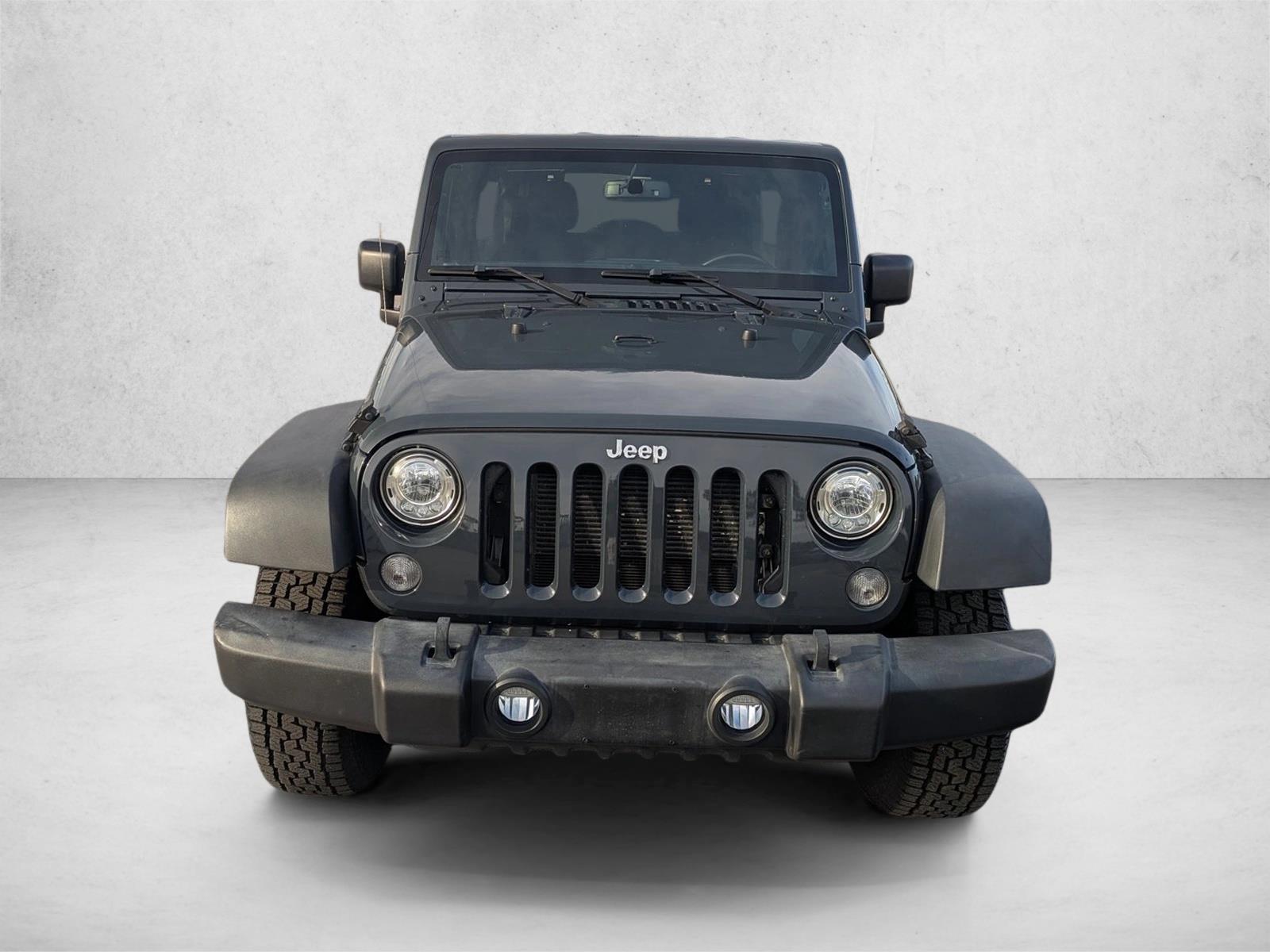 2017 Jeep Wrangler Unlimited Rubicon photo 2