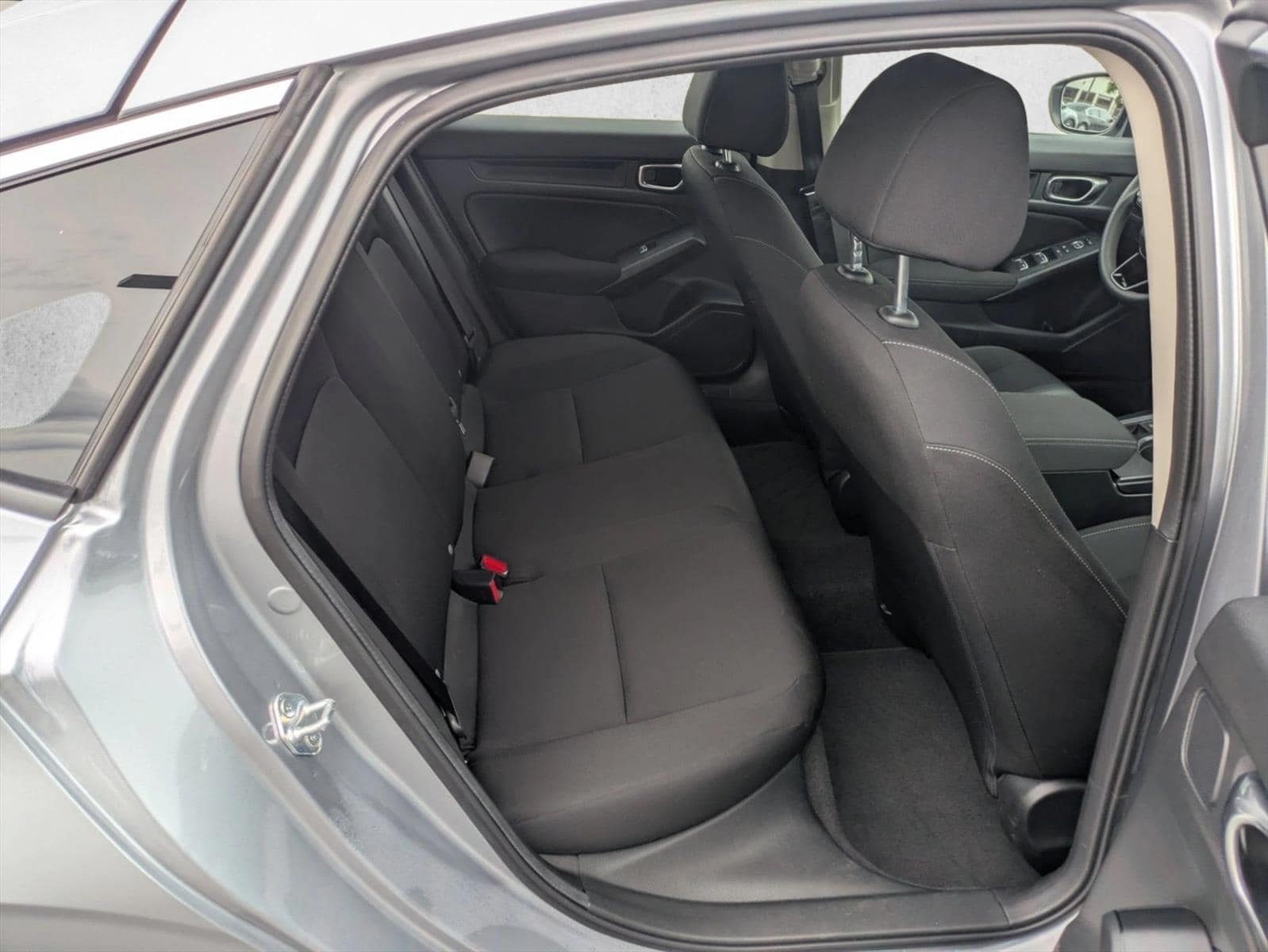2023 Honda Civic Hatchback LX - Photo 17