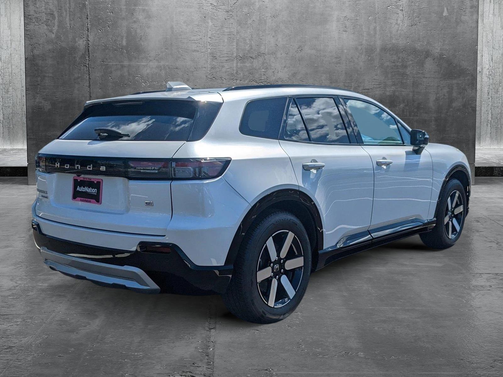 2024 Honda Prologue Touring photo 2