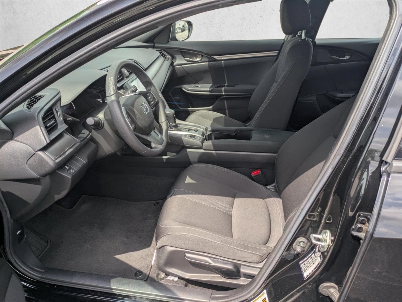2018 Honda Civic Hatchback LX - Photo 14