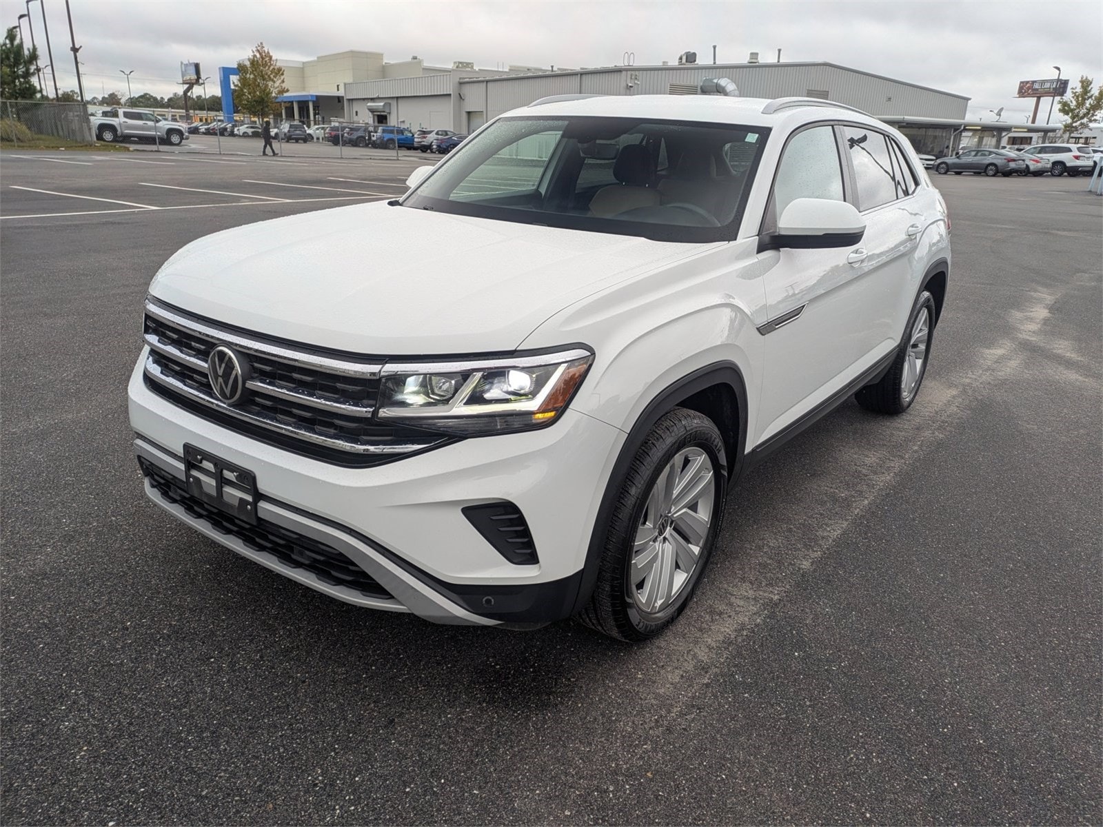 2022 Volkswagen Atlas Cross Sport SE w/Tech's photo