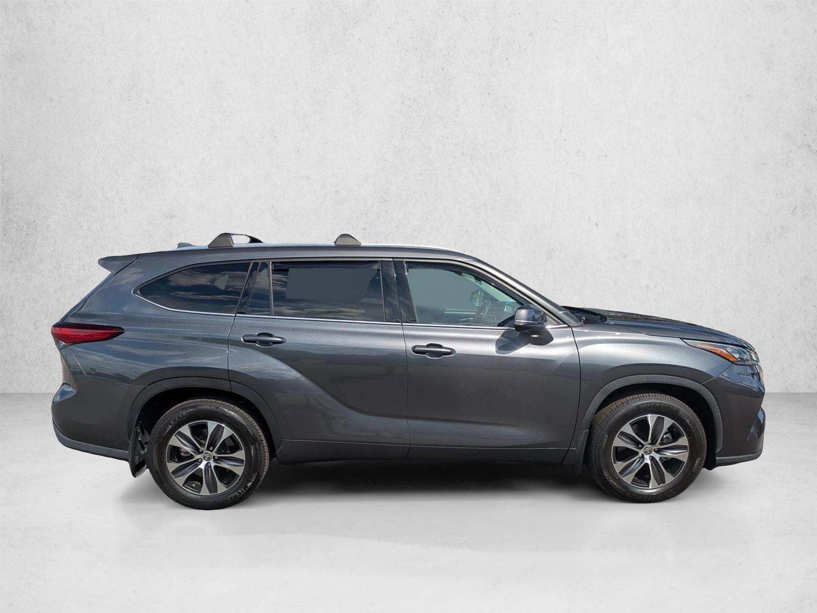 2020 Toyota Highlander XLE photo 4