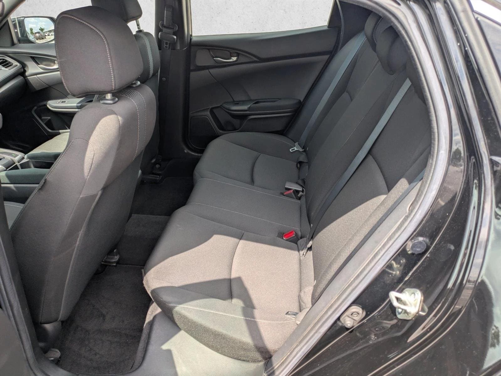 2018 Honda Civic Hatchback LX - Photo 16