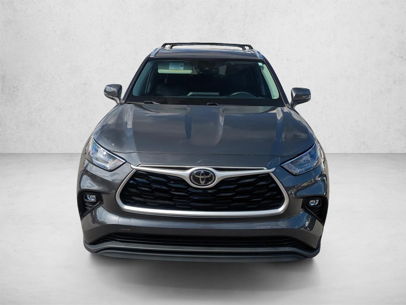 2020 Toyota Highlander XLE photo 2