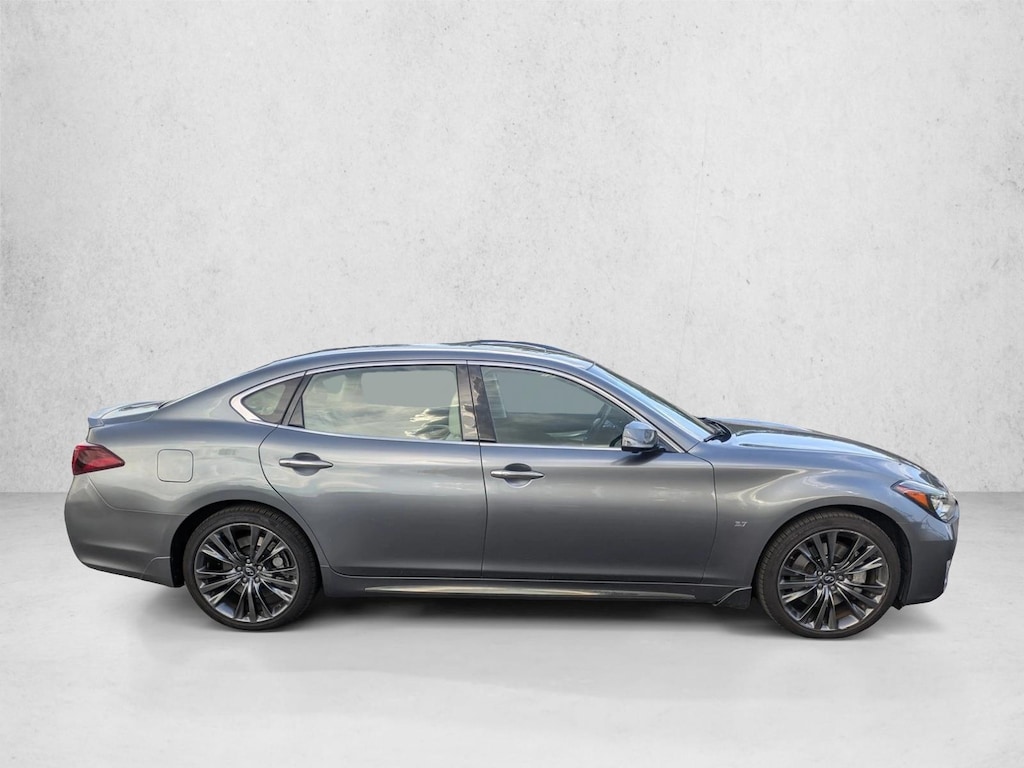 Used 2018 INFINITI Q70L 3.7 LUXE Sedan