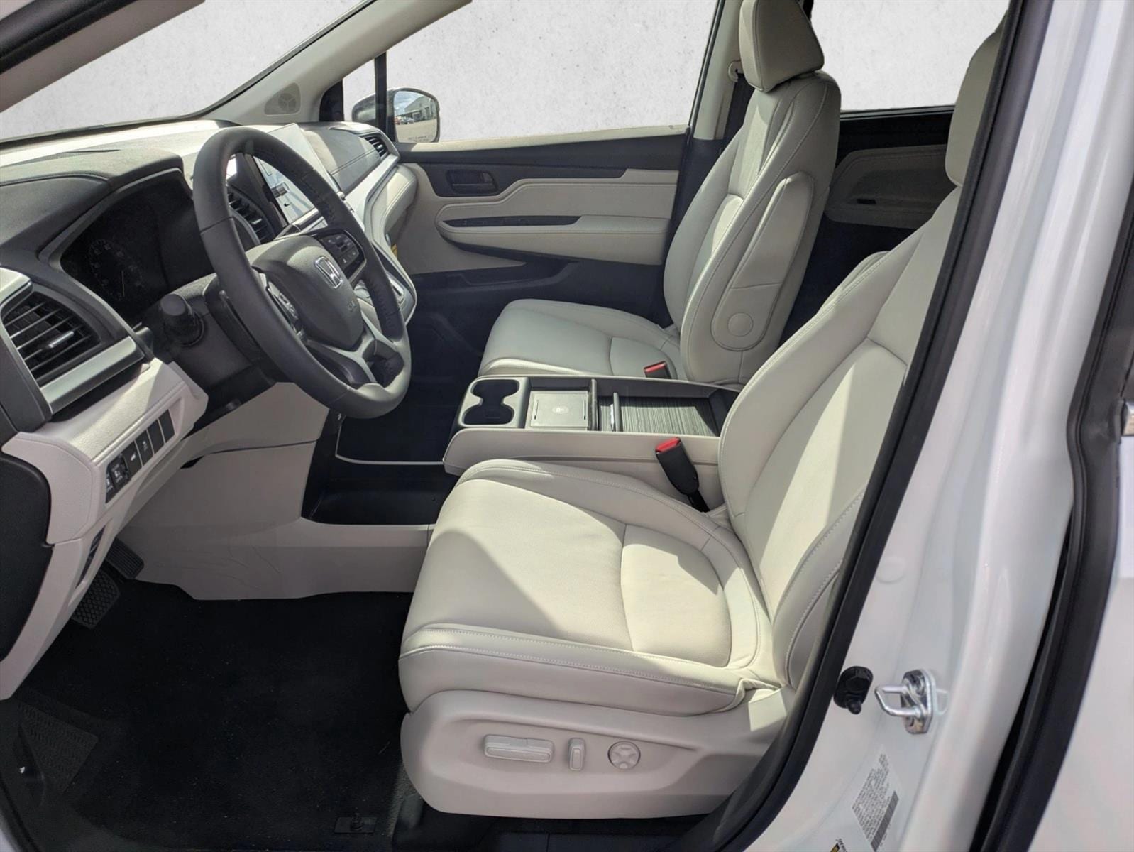 2026 Honda Odyssey EX-L - Photo 13