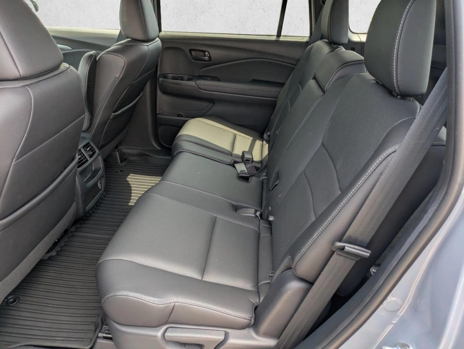 2023 Honda Passport EX-L - Photo 16