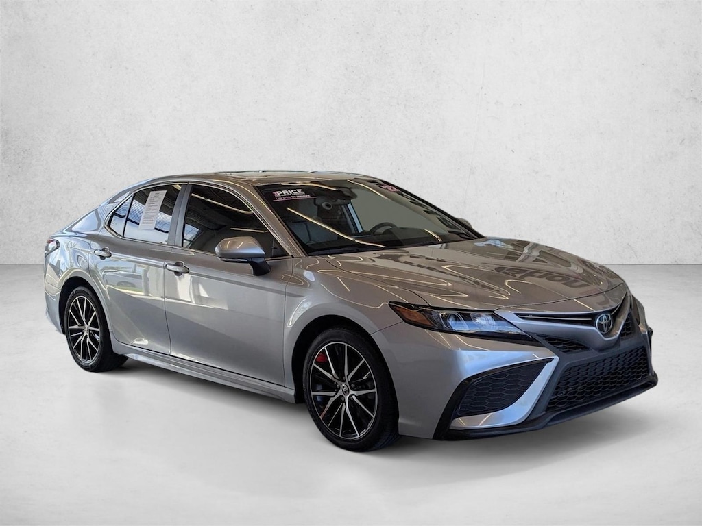 Used 2022 Toyota Camry SE Sedan
