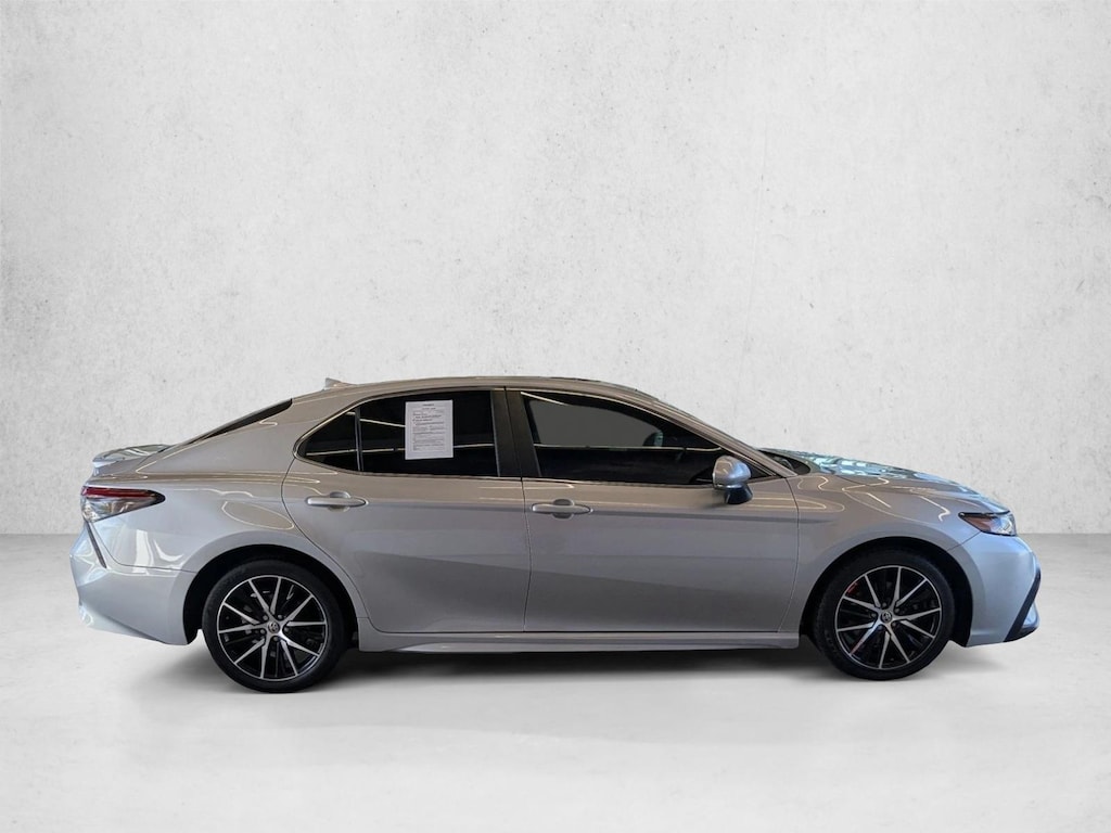 Used 2022 Toyota Camry SE Sedan