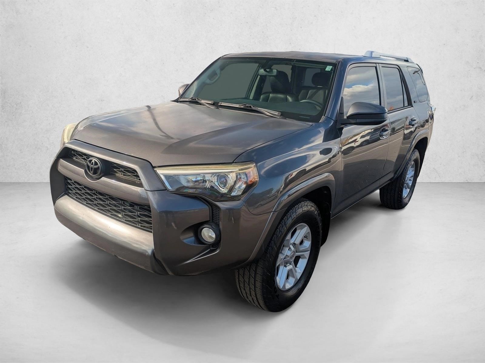 2016 Toyota 4Runner SR5's photo