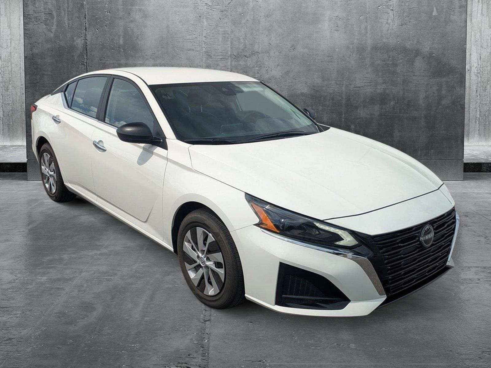 2025 Nissan Altima S photo 3