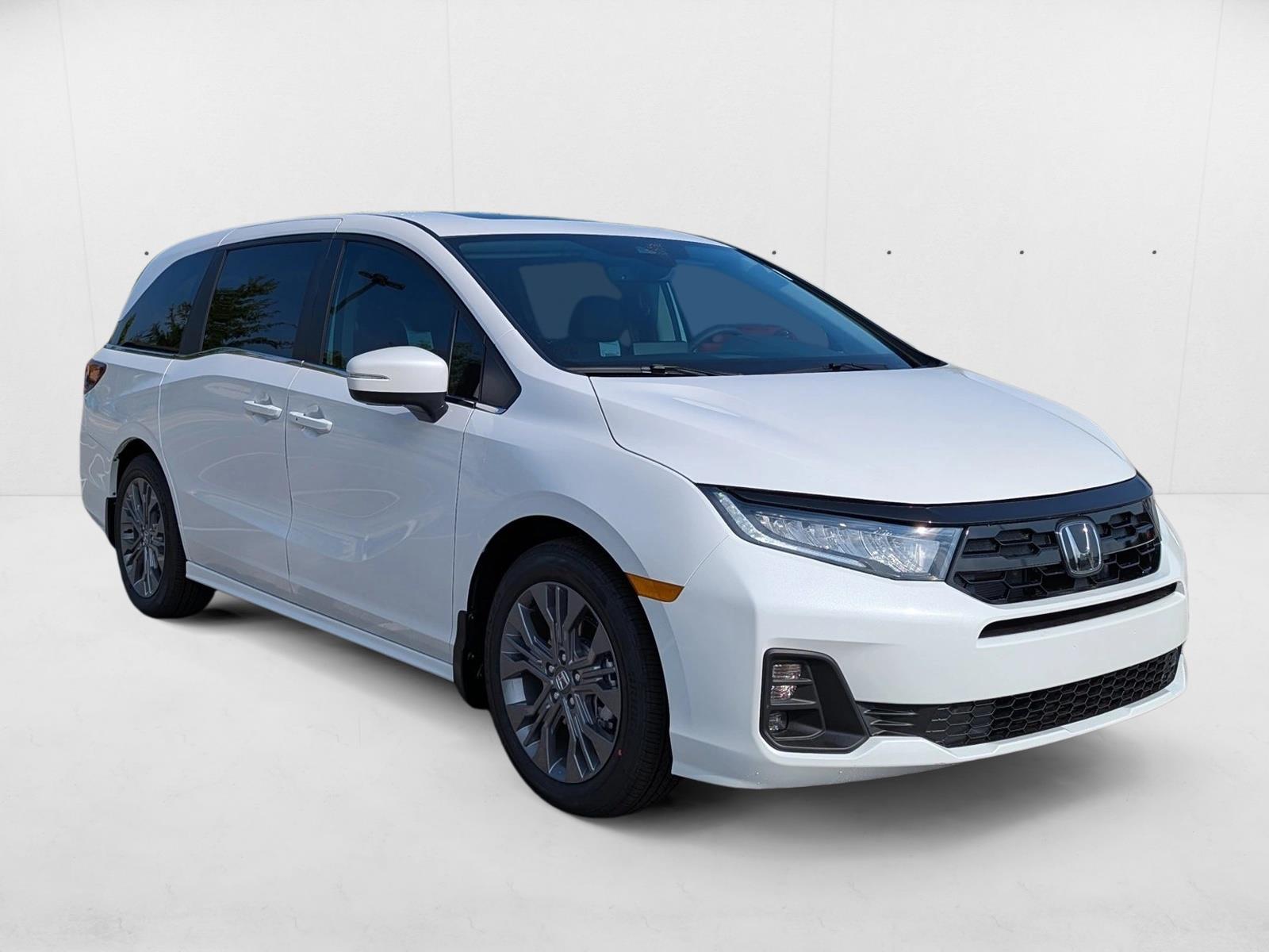 2026 Honda Odyssey Touring photo 2