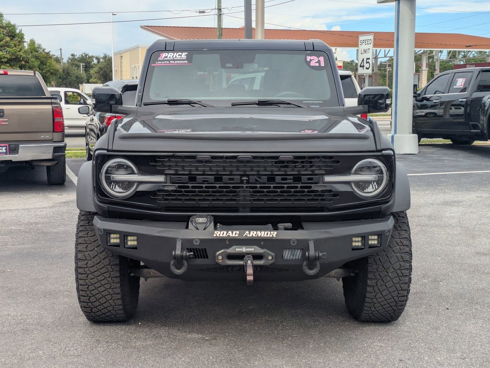 2021 Ford Bronco Wildtrak photo 2