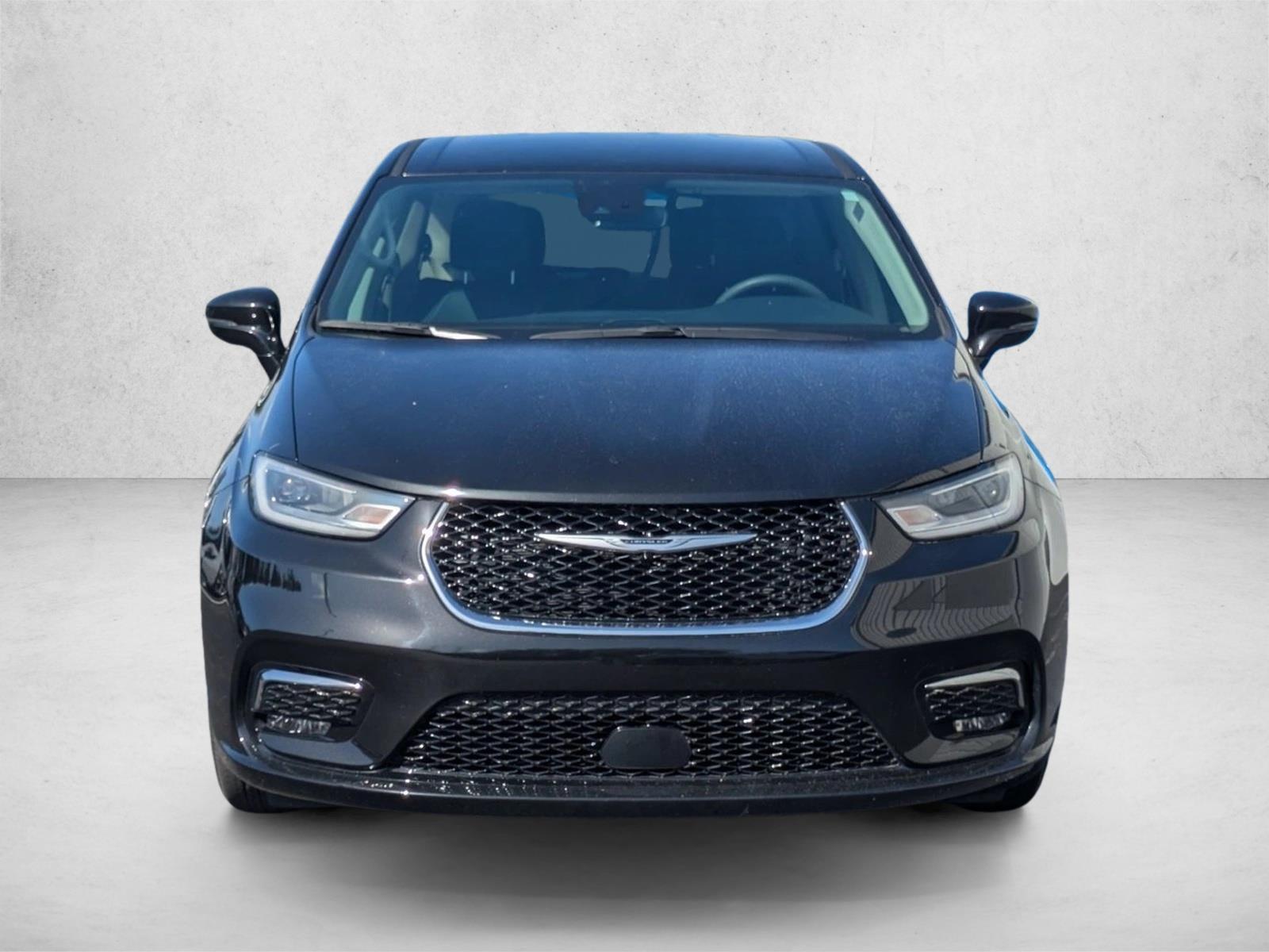 2022 Chrysler Pacifica Hybrid Touring L photo 2