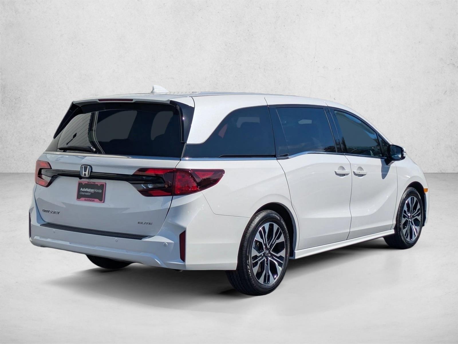 2026 Honda Odyssey Elite photo 2