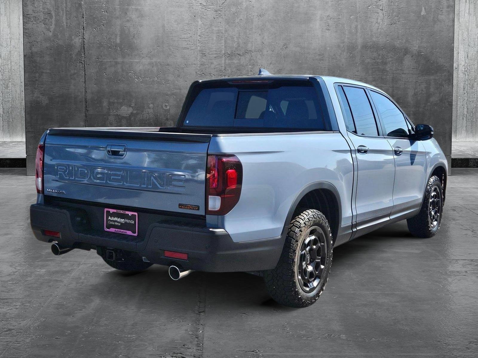 2025 Honda Ridgeline TrailSport photo 2
