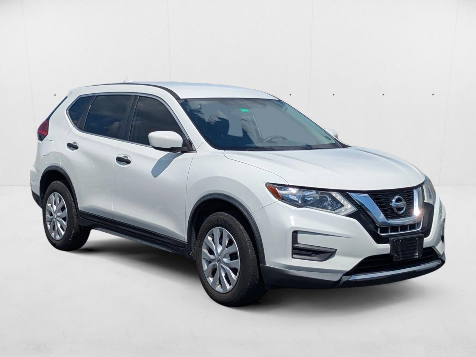 2017 Nissan Rogue AWD S photo 2