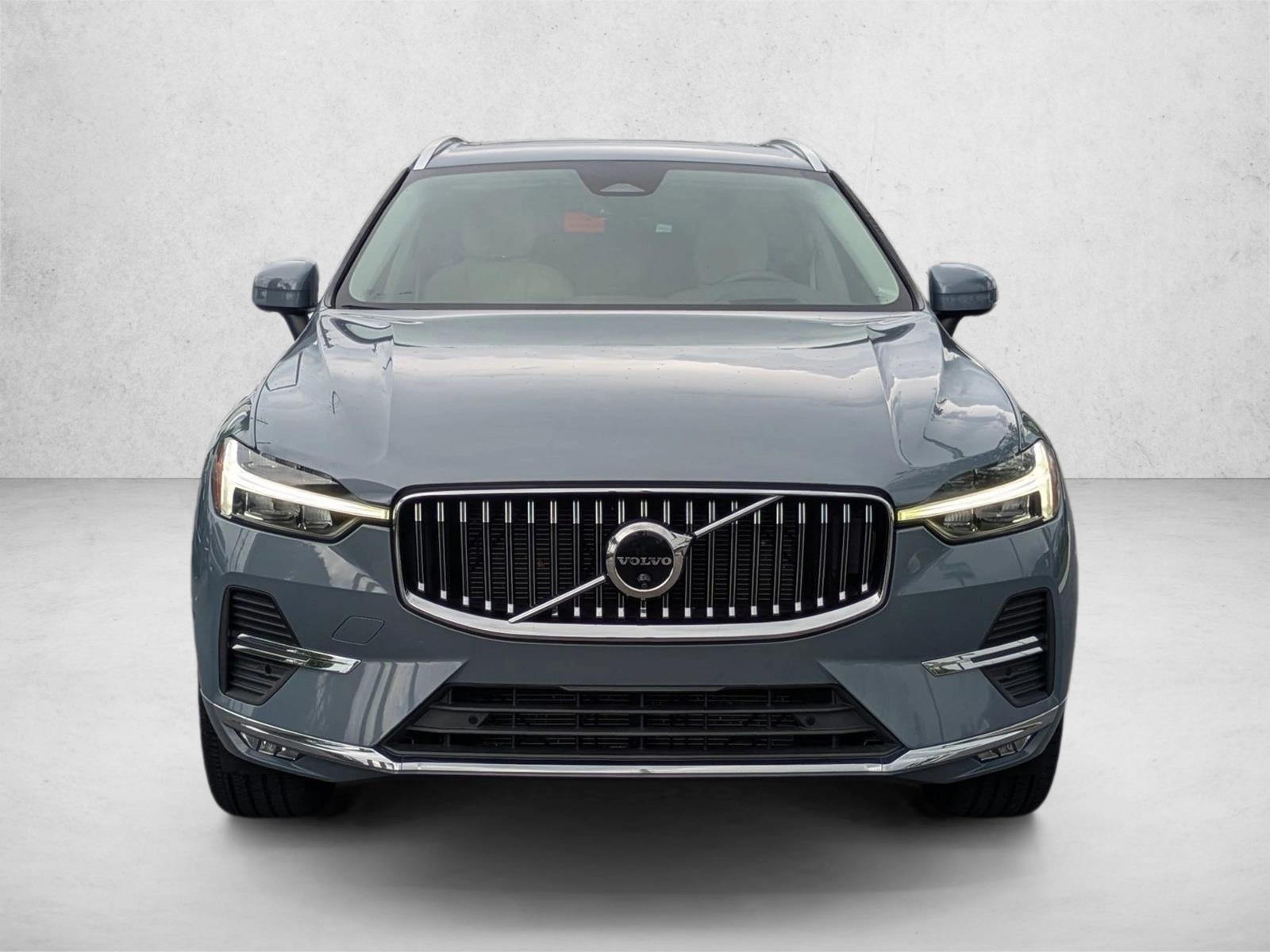 2022 Volvo XC60 Inscription photo 2
