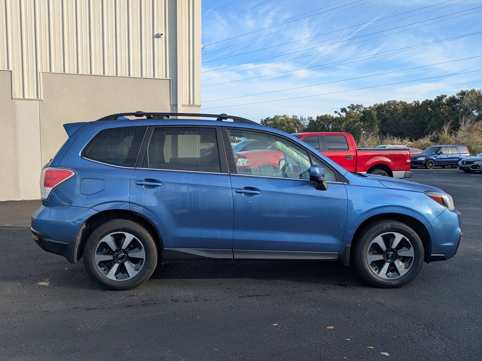2017 Subaru Forester 2.5i Limited photo 3
